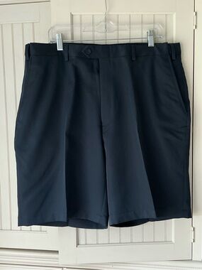 NWOT Men’s Navy Ledbetter Brand Golf  Shorts - Size 38 Regular ⛳️